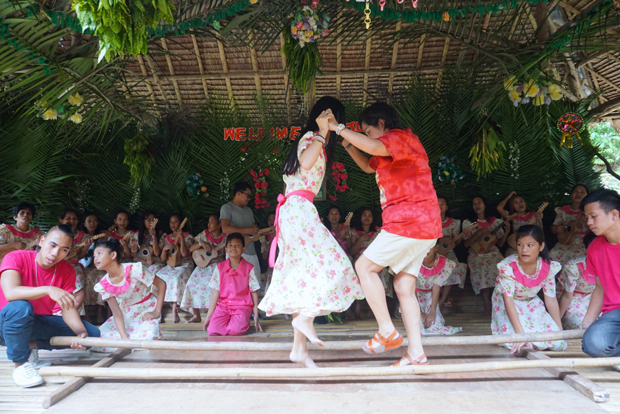 loboc river cruise about